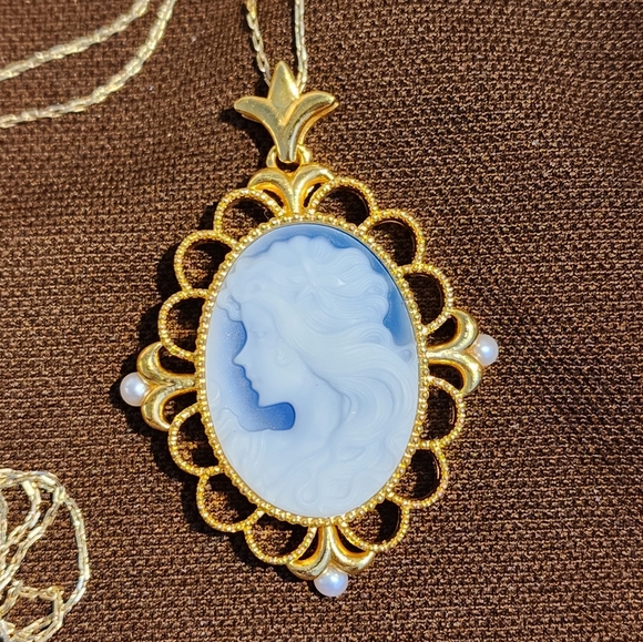 Cameo - Picture 4 of 12